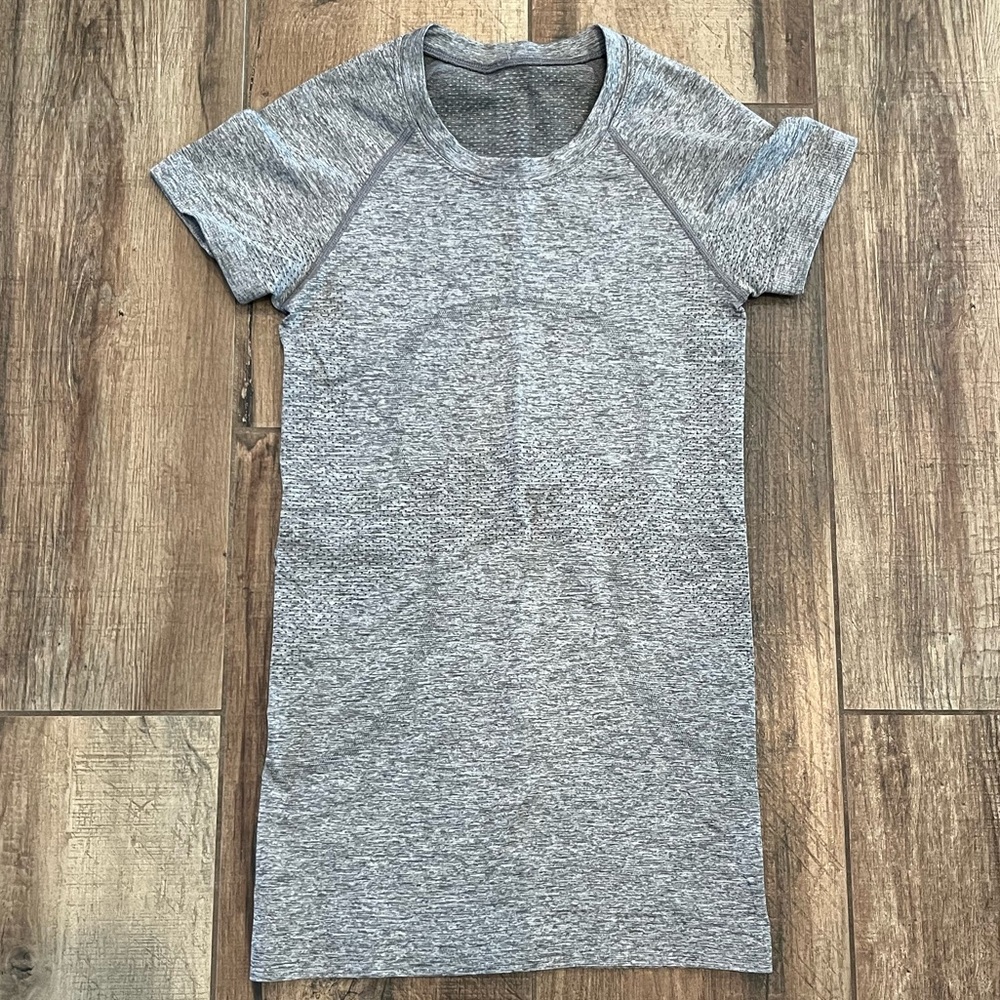 lululemon Swiftly Tech Short Sleeve Shirt 2.0 Heather Gray Short Sleeve Tee